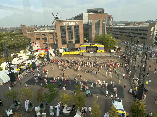 Bewegend Bos maakt internationaal televisiedebuut bij Tour de France Femmes